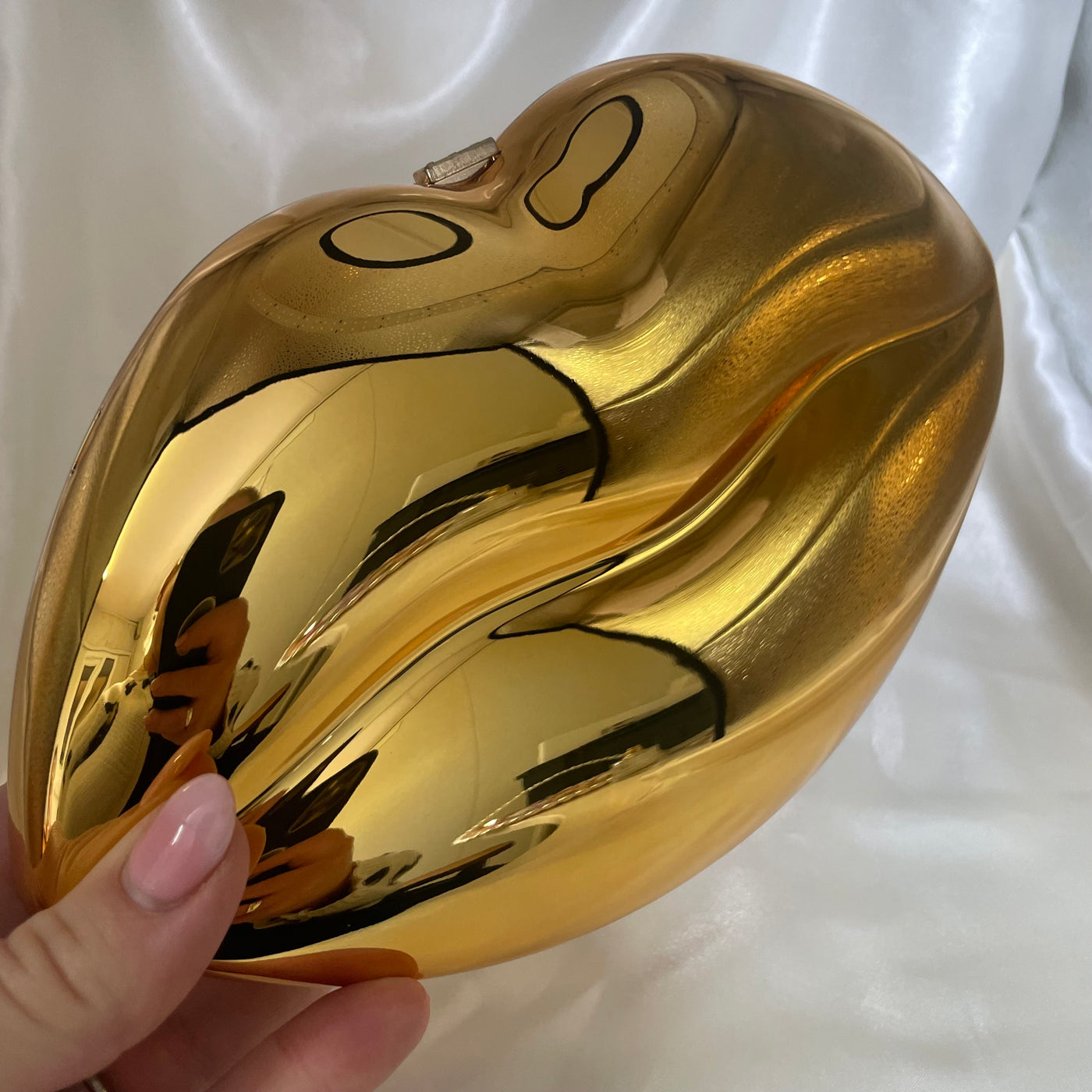Lip handbag yellow gold